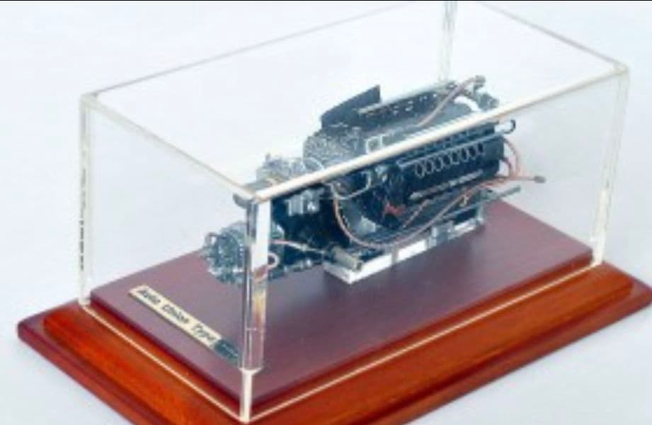 CMC Auto Union Typ C 16Zylinder V-motor珍