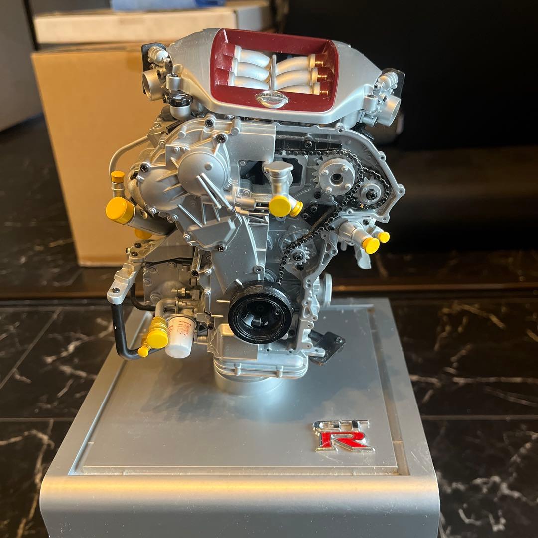 イーグルモス　GTRエンジン クリアケース付き