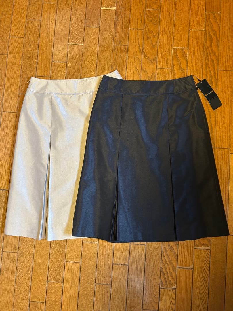新品　タグ付　バーバリーロンドン　プリーツスカート　2枚セット　1枚は2使用のみ