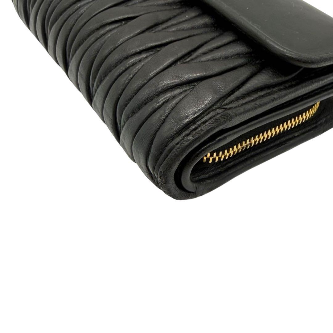 【美品 正規品 】 miumiu マテラッセ 二つ折り財布 RFID搭載