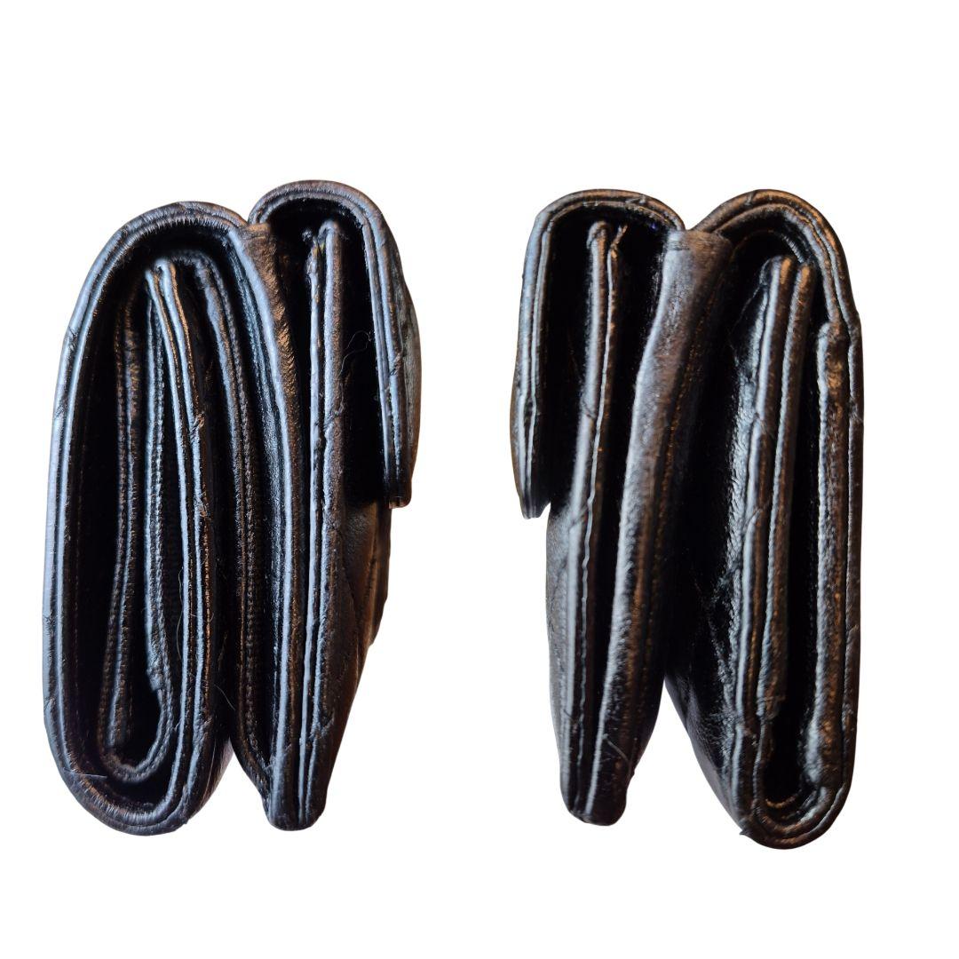 CHANEL　シャネル　マトラッセ　シルバー金具　Wホックフラップ　三つ折り財布