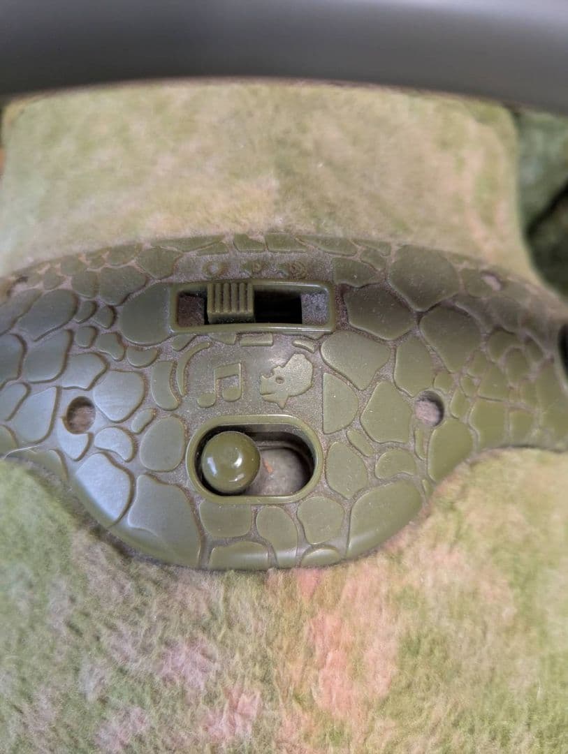 【宮城送料無料】子供が乗れる動くトリケラトプス 　恐竜玩具 ￥108,000