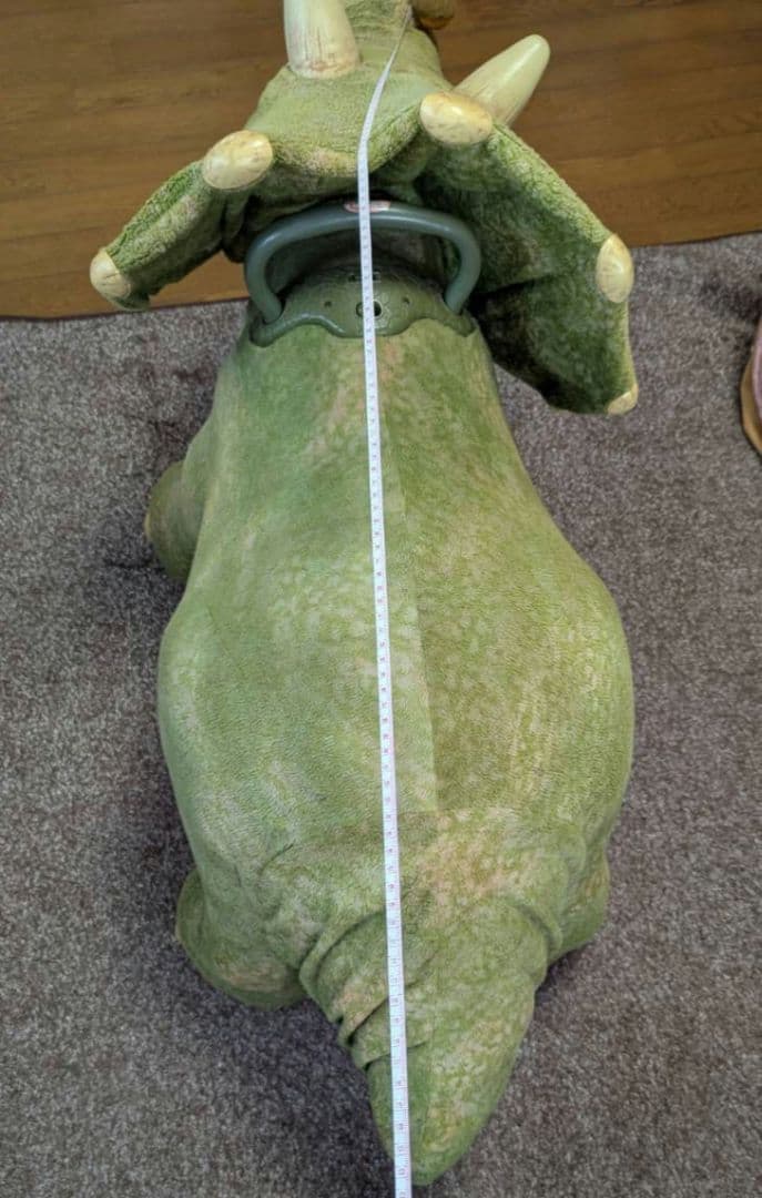 【宮城送料無料】子供が乗れる動くトリケラトプス 　恐竜玩具 ￥108,000