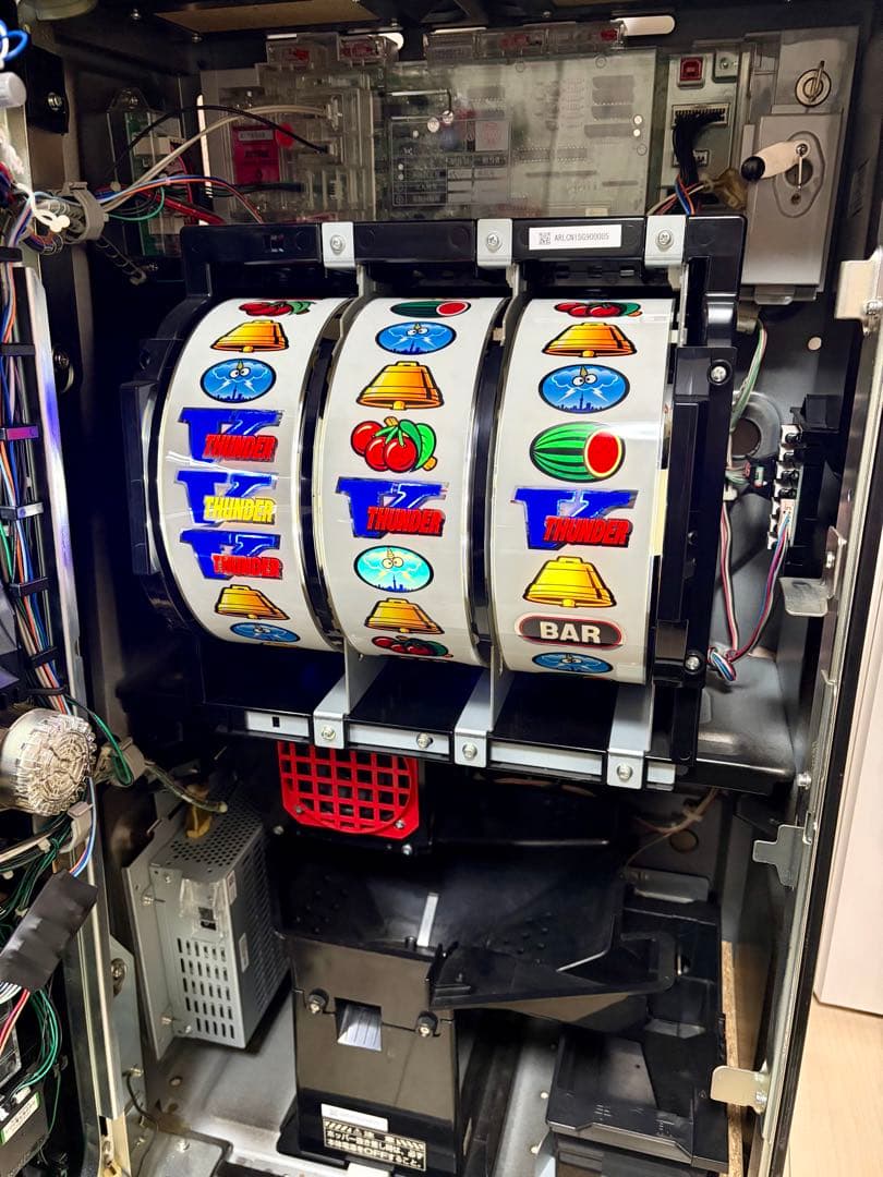 パチスロ　5号機　サンダーV　リボルト　実機