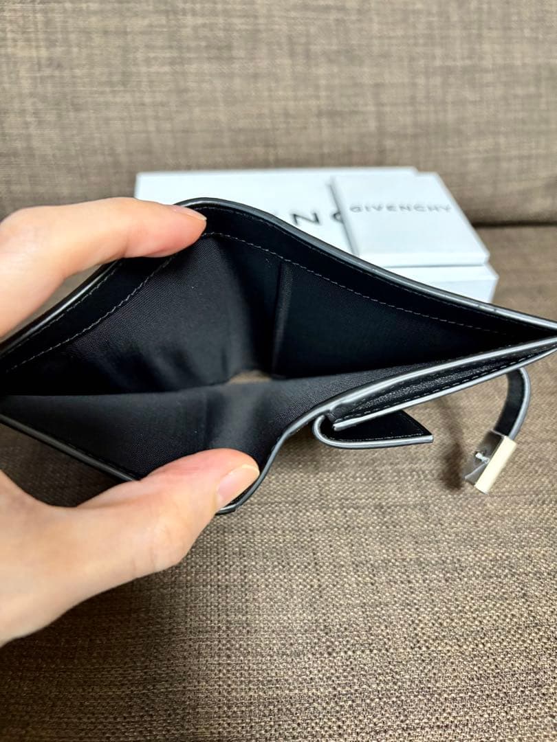 Givenchy 4G ウォレット 二つ折 財布