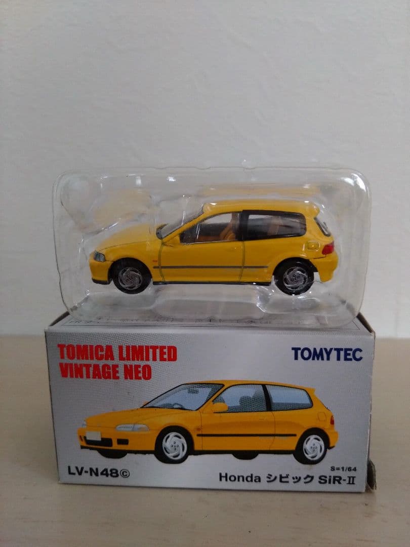トミカリミテッドビンテージ ホンダシビックSIR-Ⅱ