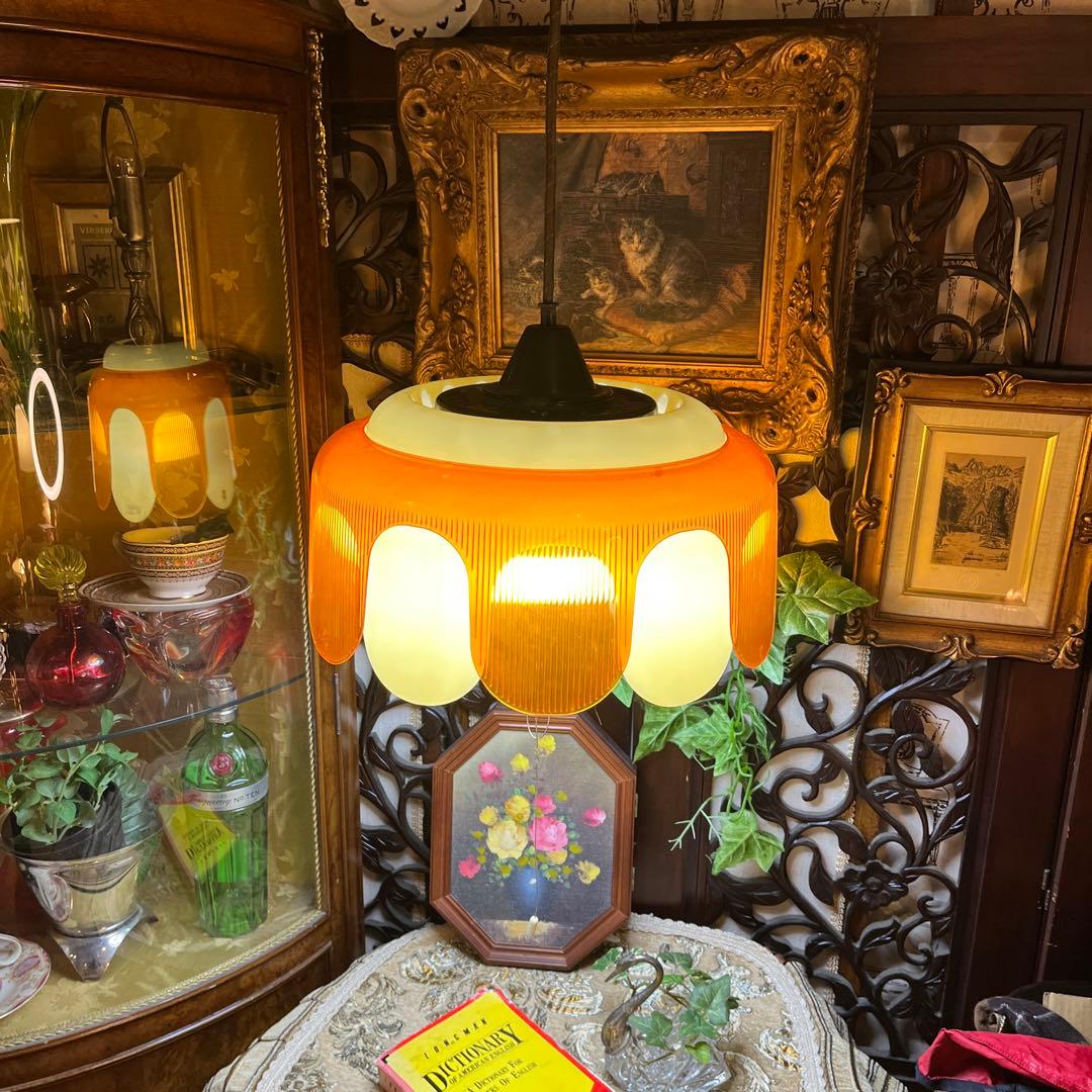 昭和レトロ　オレンジとクリーム色のペンダントライト