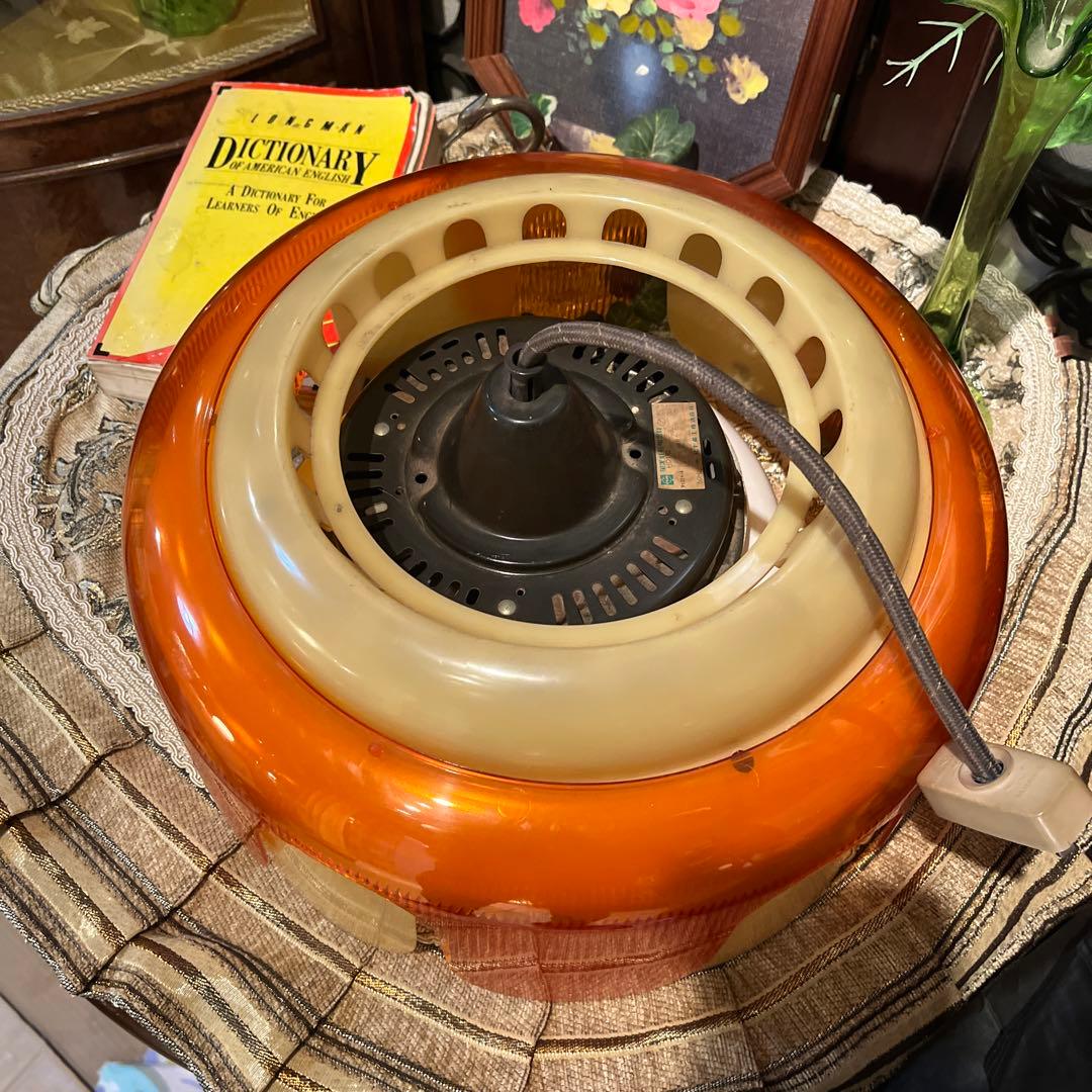 昭和レトロ　オレンジとクリーム色のペンダントライト