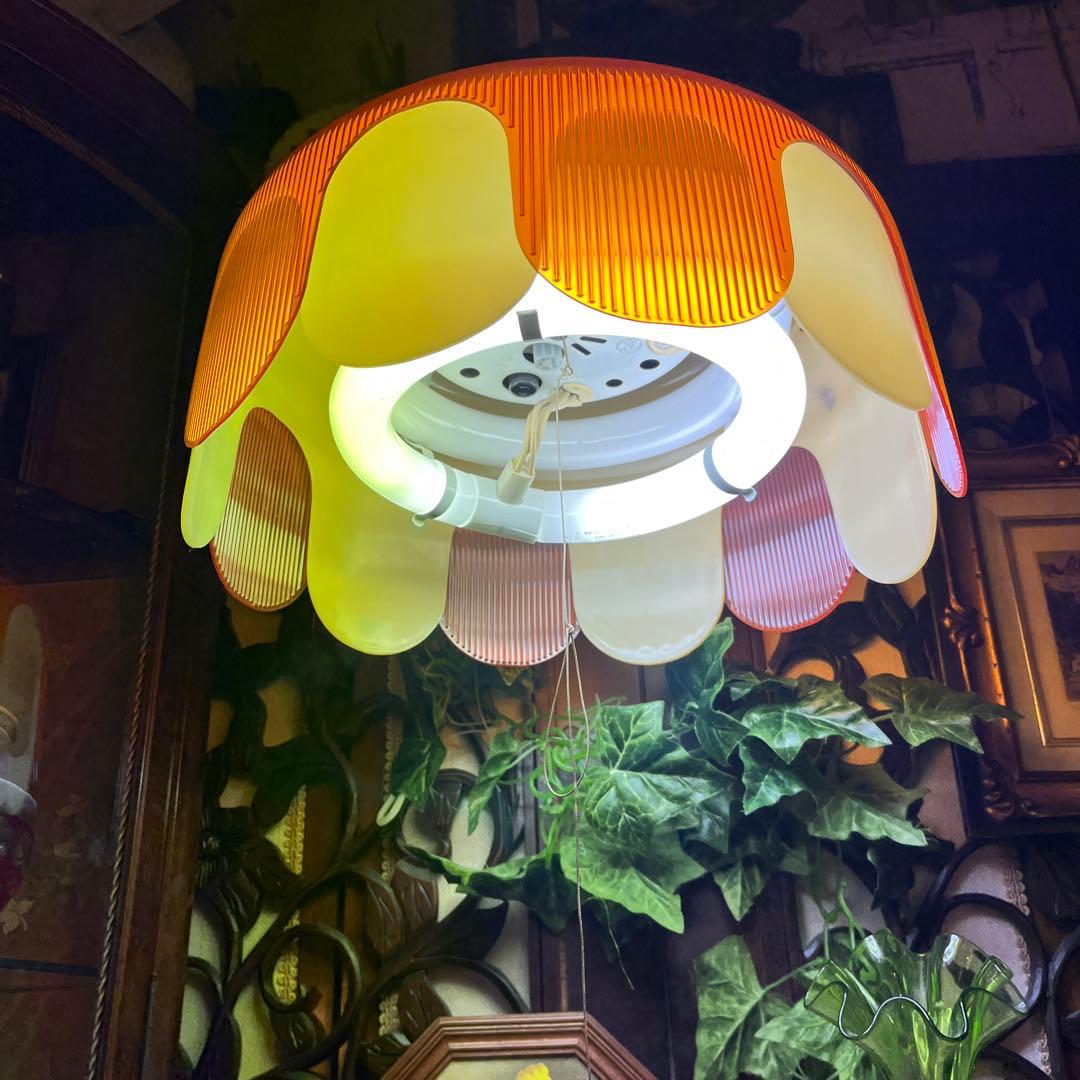 昭和レトロ　オレンジとクリーム色のペンダントライト