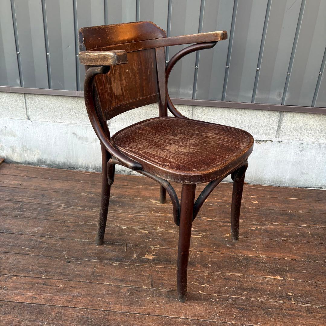 ④ルーマニア製 ヴィンテージ ベントウッドチェア アームチェア 曲木椅子 カフェ