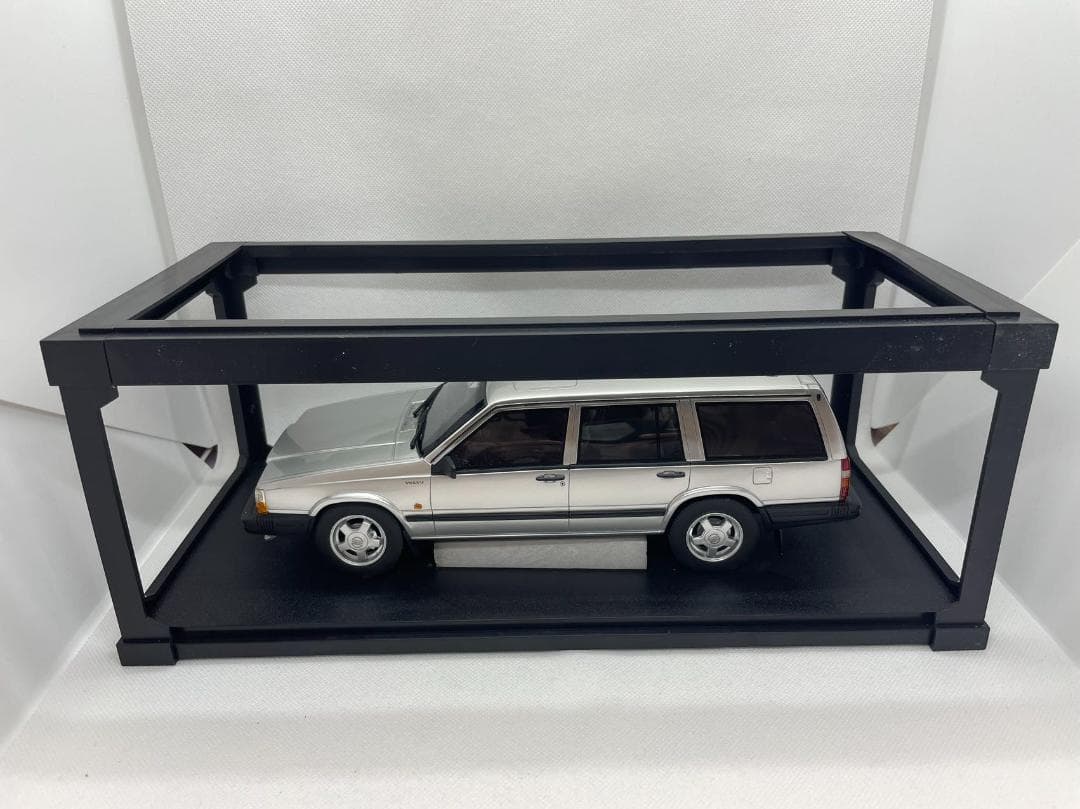 104-041 Cult 1/18 ボルボ 740 Turbo Estate