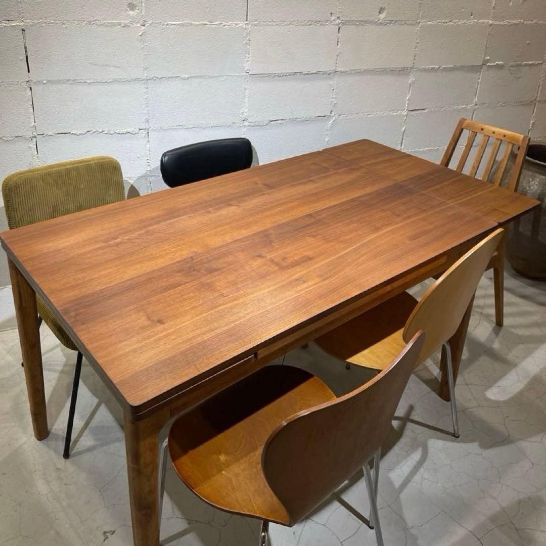 ウニコ　トリト　エクステンションテーブル　ウォールナット色　オーク材　伸長式