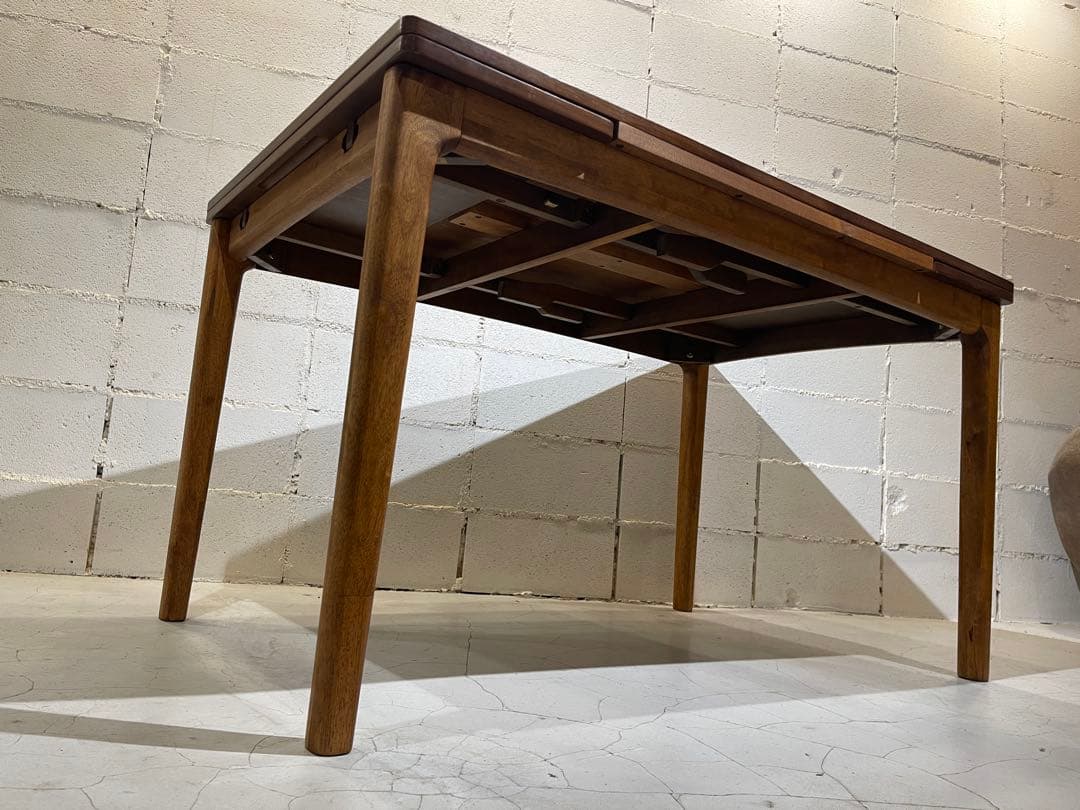 ウニコ　トリト　エクステンションテーブル　ウォールナット色　オーク材　伸長式