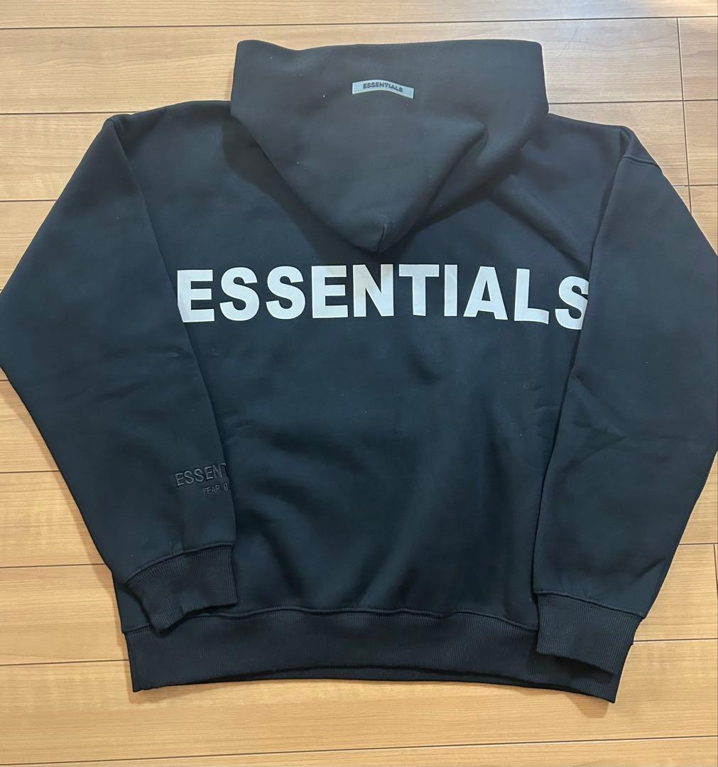 ESSENTIALS フード付きパーカー ブラック 人気ロゴ 反射フォント裏起毛