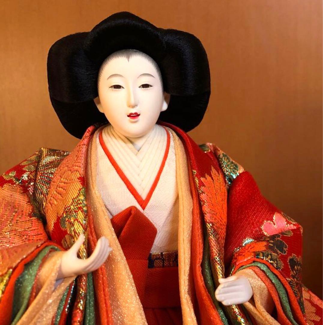 雛人形 伝統的な衣装　官女のセット