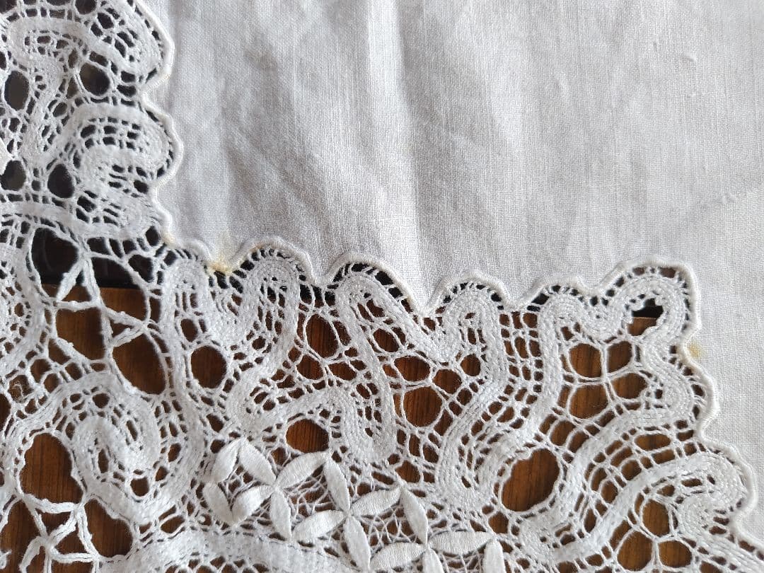 白いレースのテーブルクロスハンドメイドビンテージ