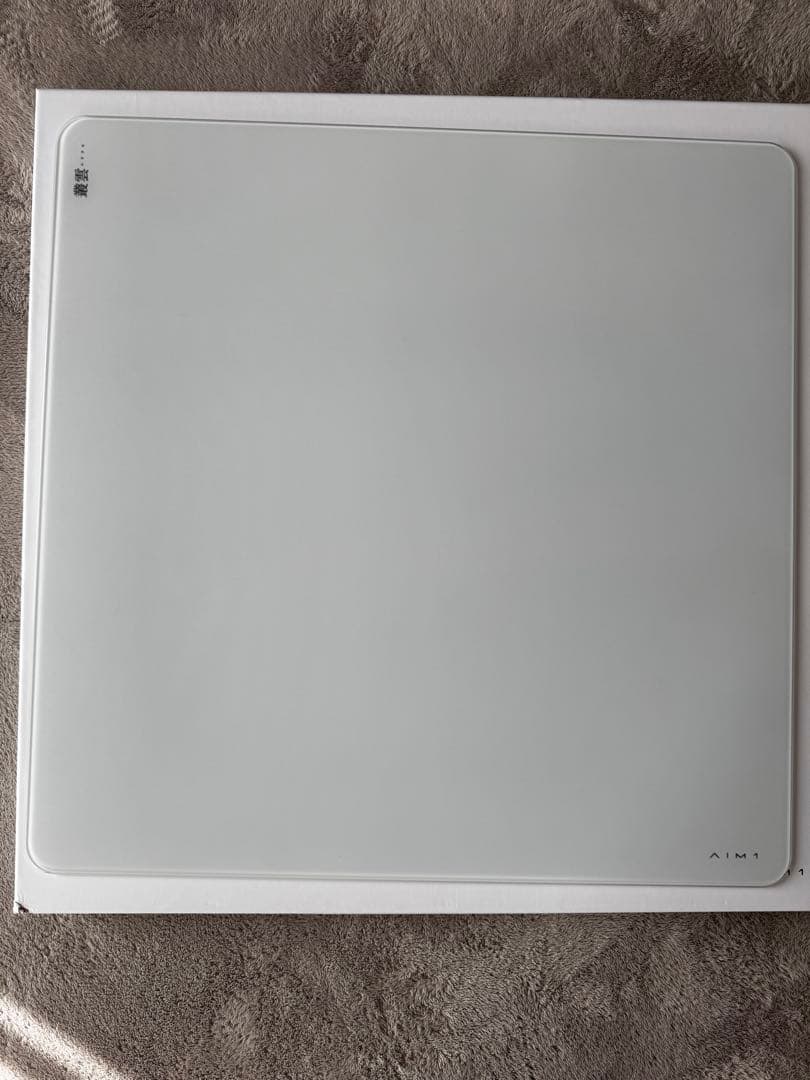 AIM1 叢雲 ガラス製 ゲーミングマウスパ500×500mm ホワイト