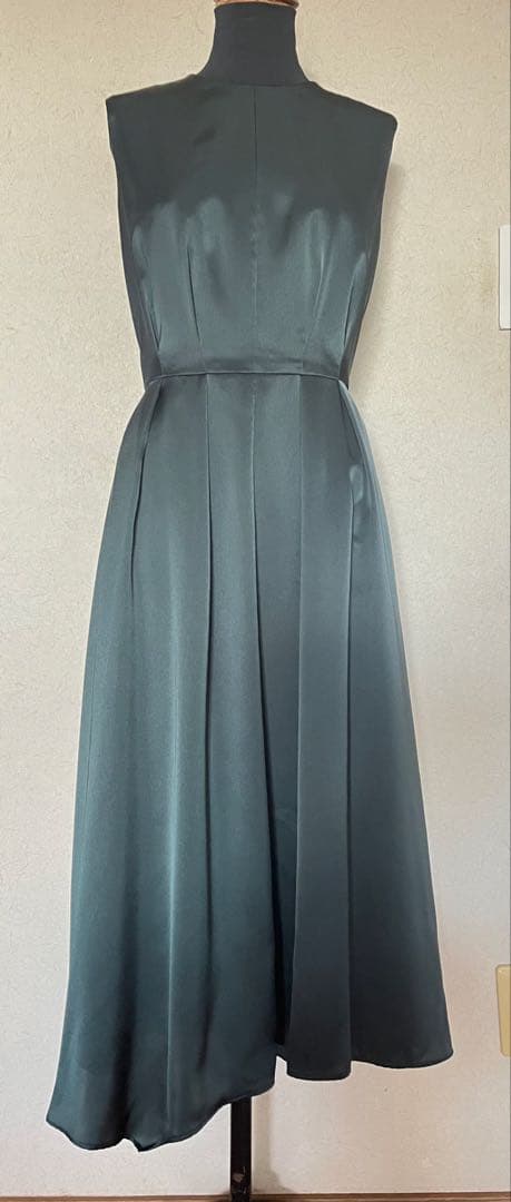 ダークグリーン ノースリーブ パーティードレス