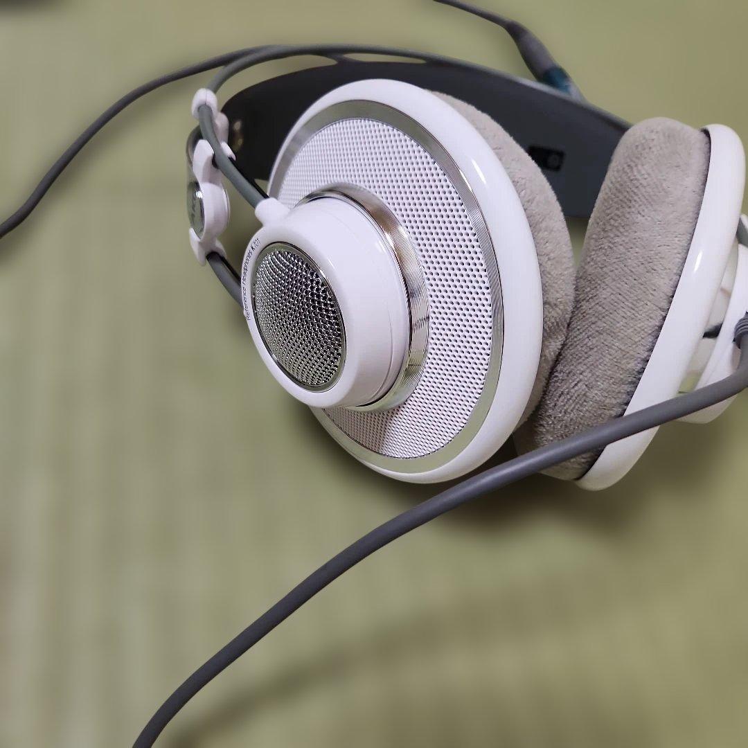 akg K701有線ヘッドホン　モニターヘッドホン