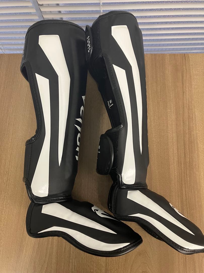 Venum ヴェヌム　シンガード　レガース　脛あて　Lサイズ