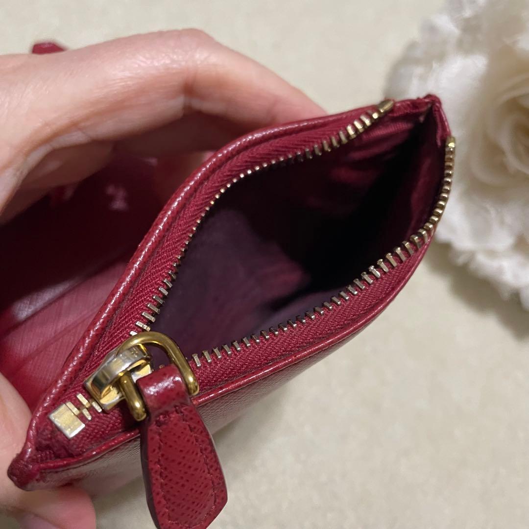 PRADA二つ折り財布♡サファイアーノ