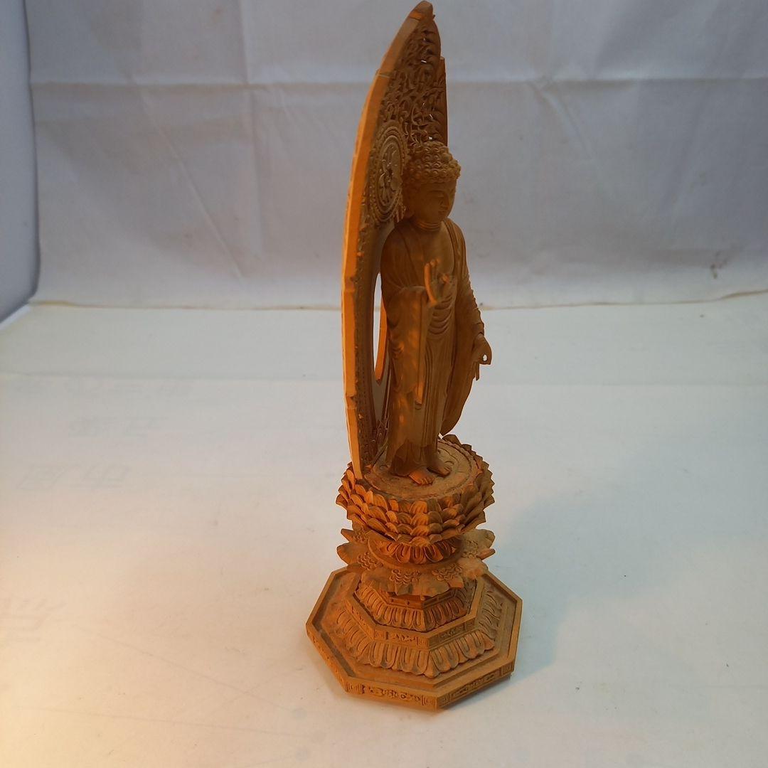 木彫の仏像　阿弥陀如来(あみだにょらい)　立像