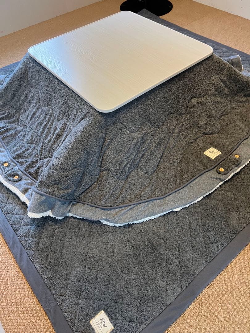 新品　フルート　コタツ掛布団、ラグ　正方形こたつセット