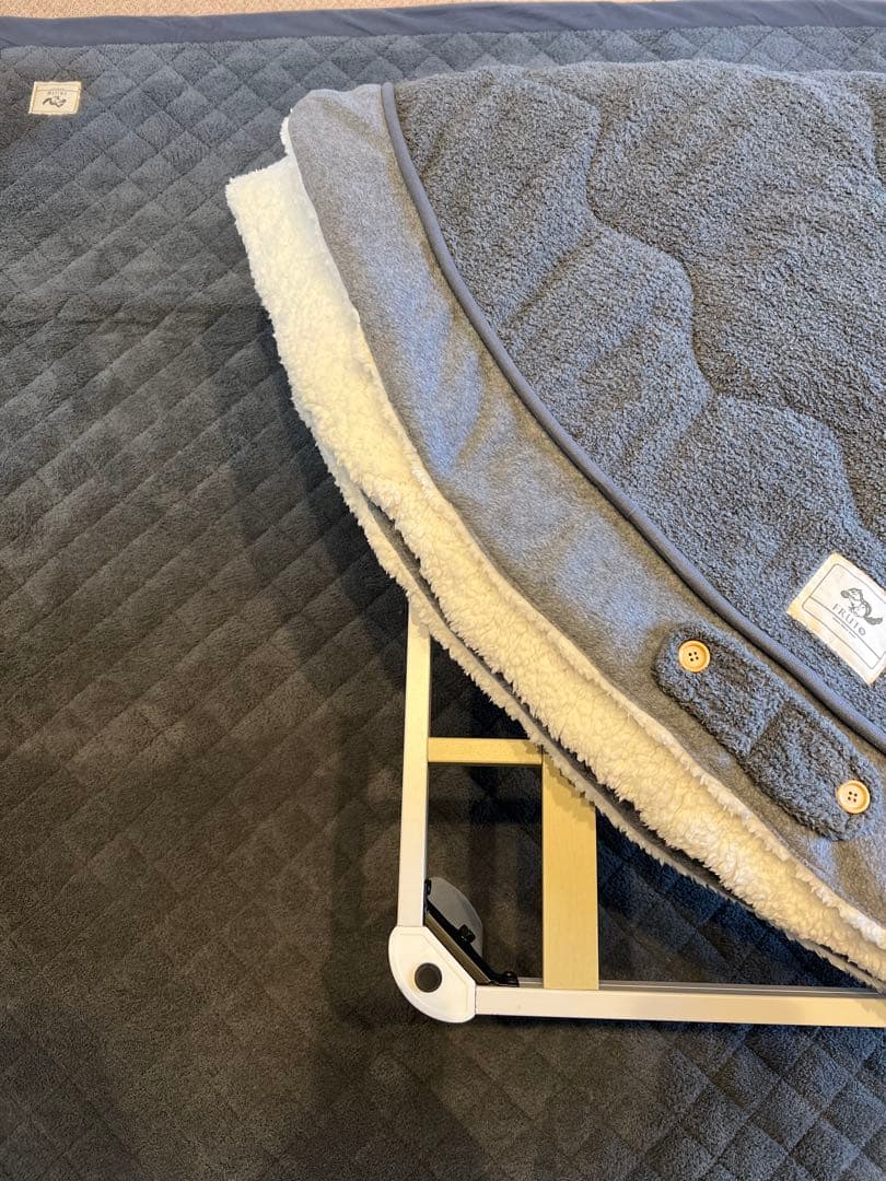 新品　フルート　コタツ掛布団、ラグ　正方形こたつセット