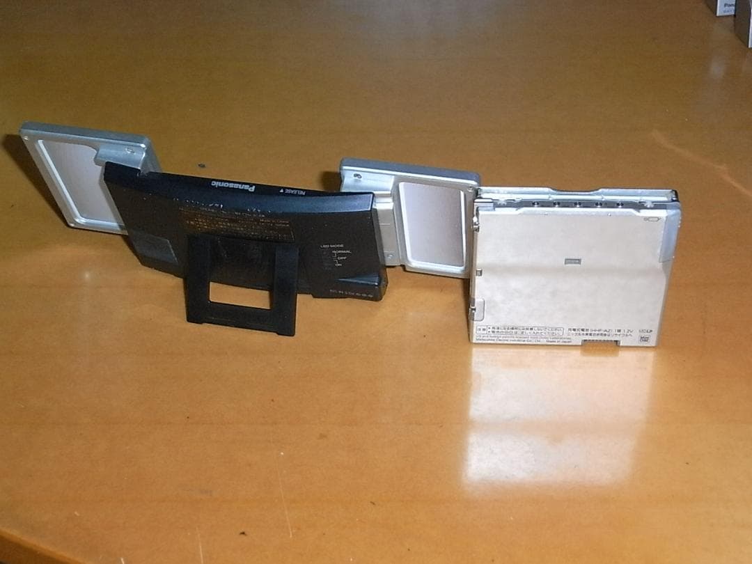 【動作確認済・充電池新品】panasonic ポータブルMDプレーヤ　MJ-57