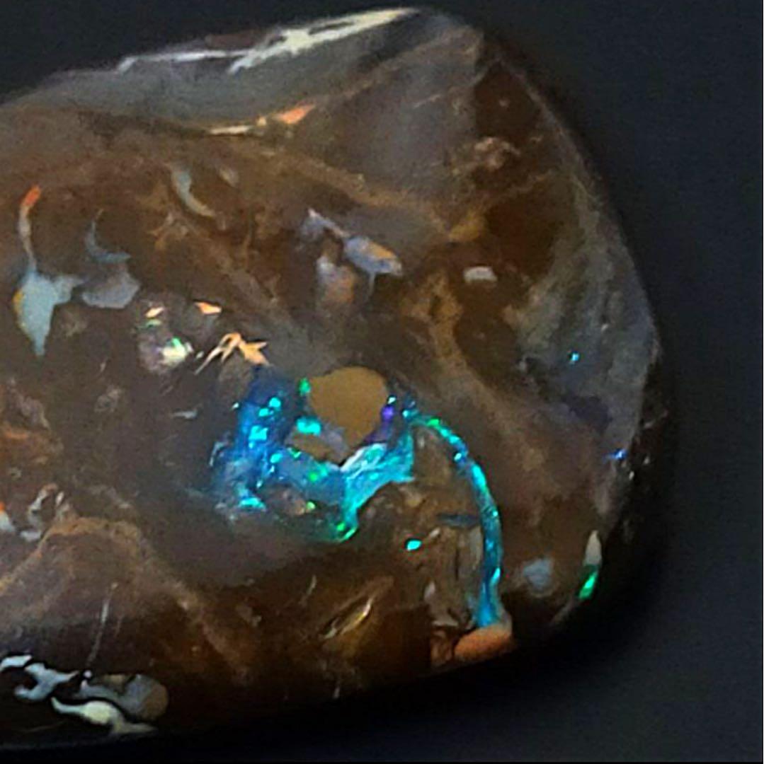 ボルダーオパールのタンブル①