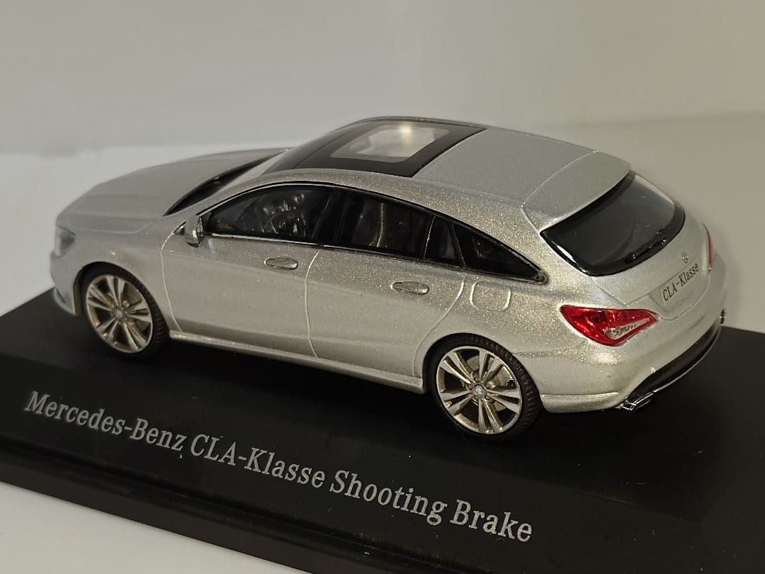 メルセデスベンツ CLAシューティングブレーク 1/43 ミニカー シルバー