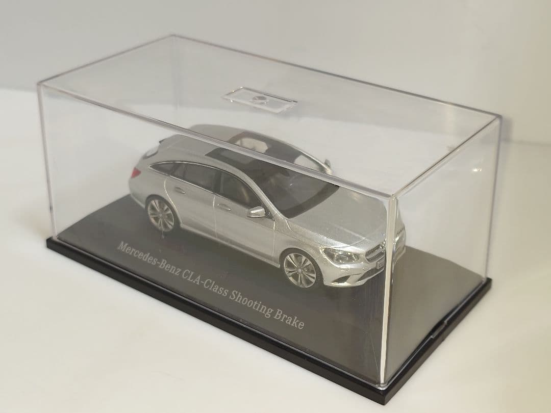 メルセデスベンツ CLAシューティングブレーク 1/43 ミニカー シルバー