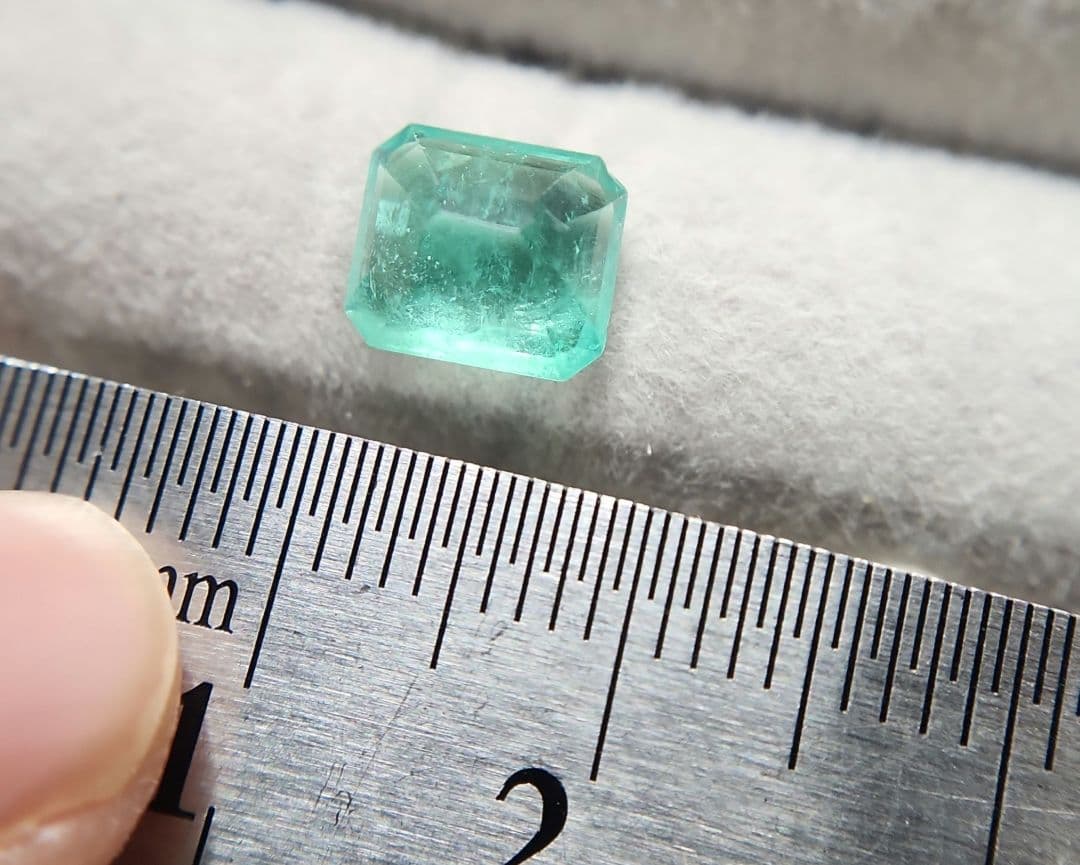 天然エメラルド ルース 1.646ct