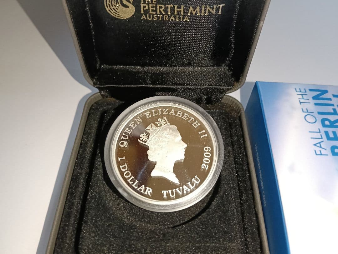 ベルリンの壁崩壊20周年記念1オンス銀貨 .999純銀 限定発行：5,000枚