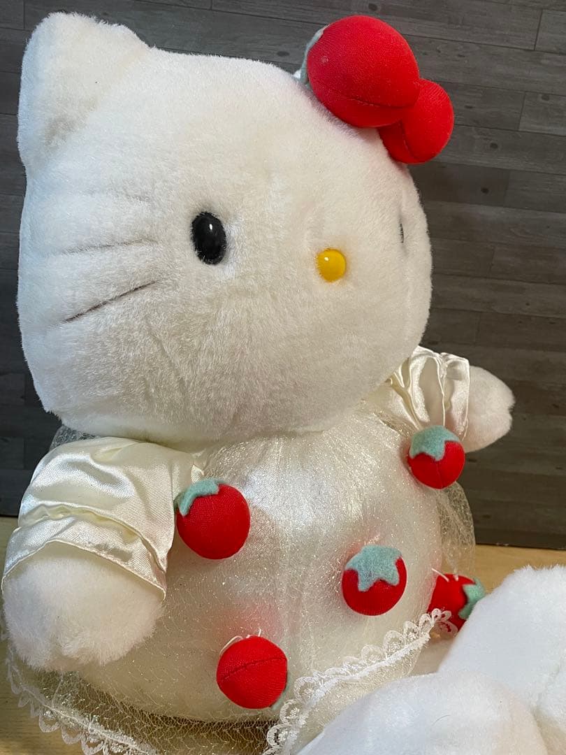 テ押箱　キティ まとめ売りウェディングぬいぐるみセットいちごモチーフぬいぐるみ