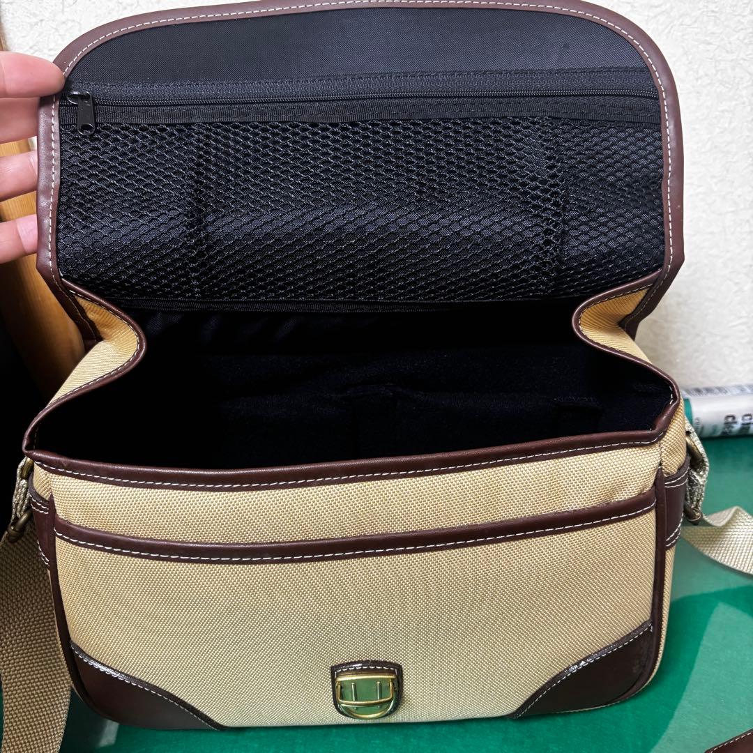 Canon キャノン　EOS Kiss 3 ケース　取扱説明書付