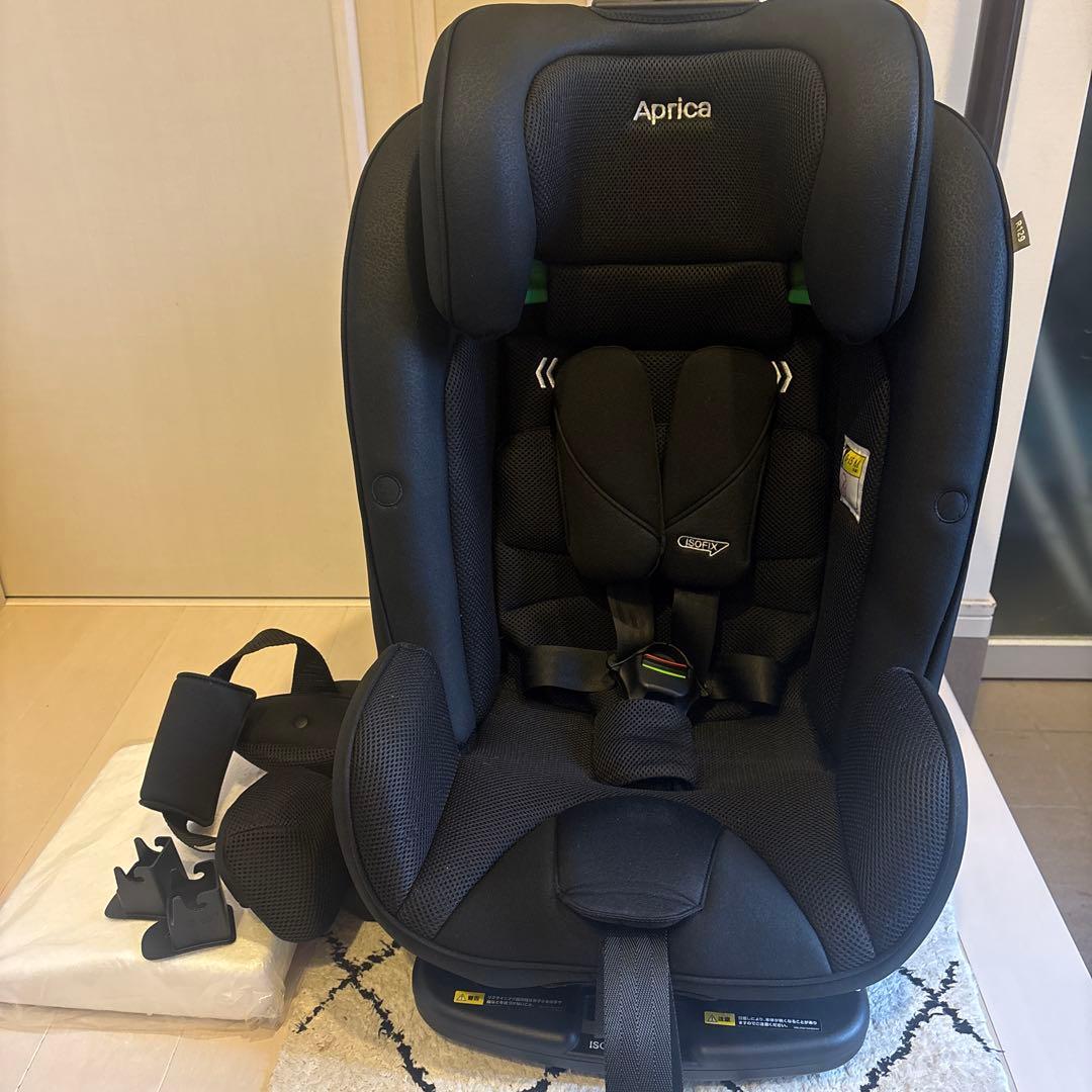 ゆずロウ様　Aprica フォームフィット　ジュニアシート　ブラック