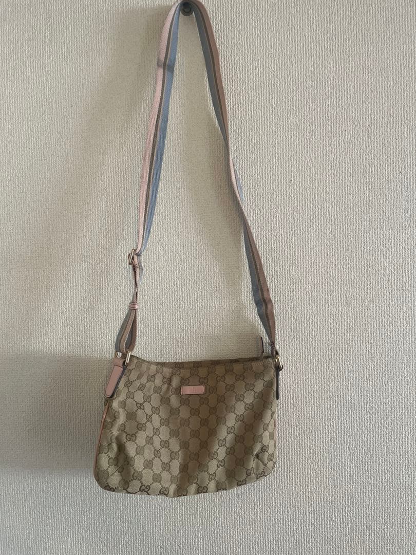 GUCCI ベージュ GGパターン ショルダーバッグ