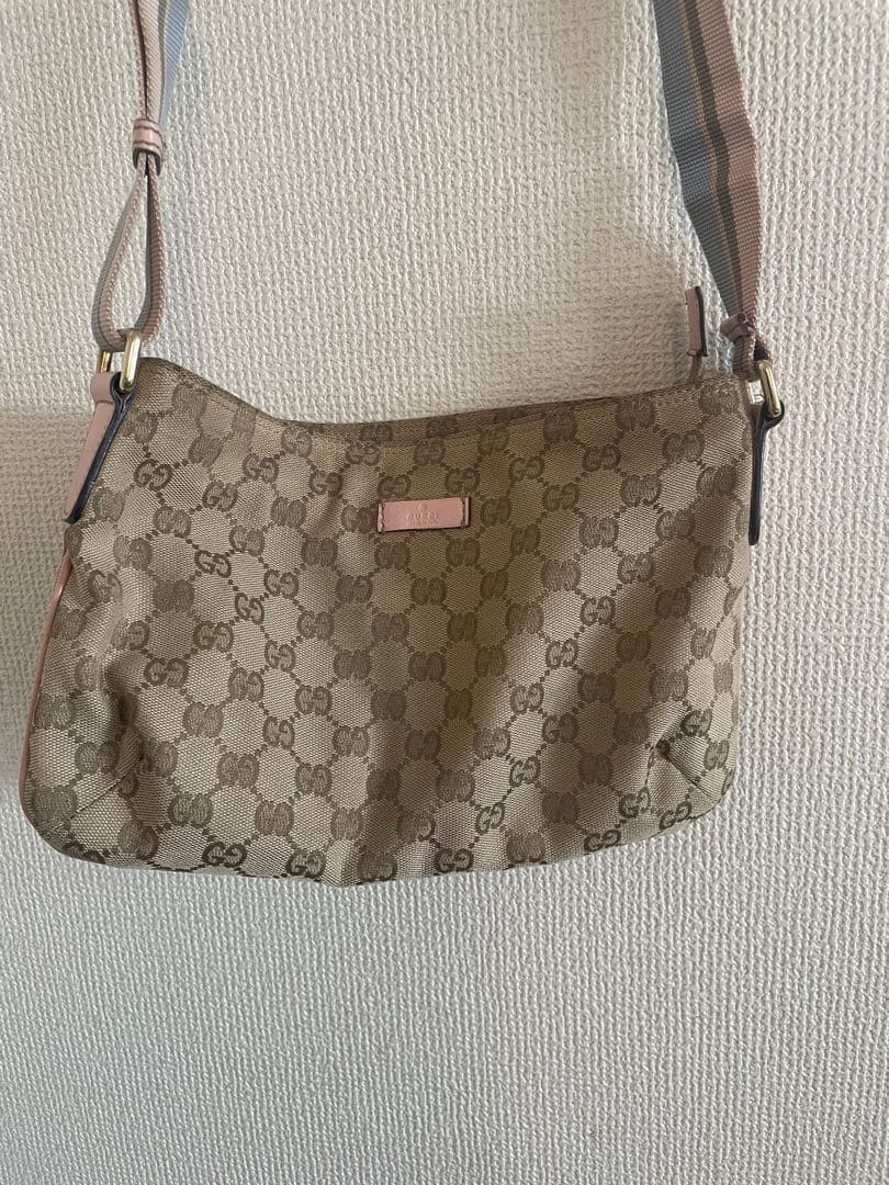 GUCCI ベージュ GGパターン ショルダーバッグ