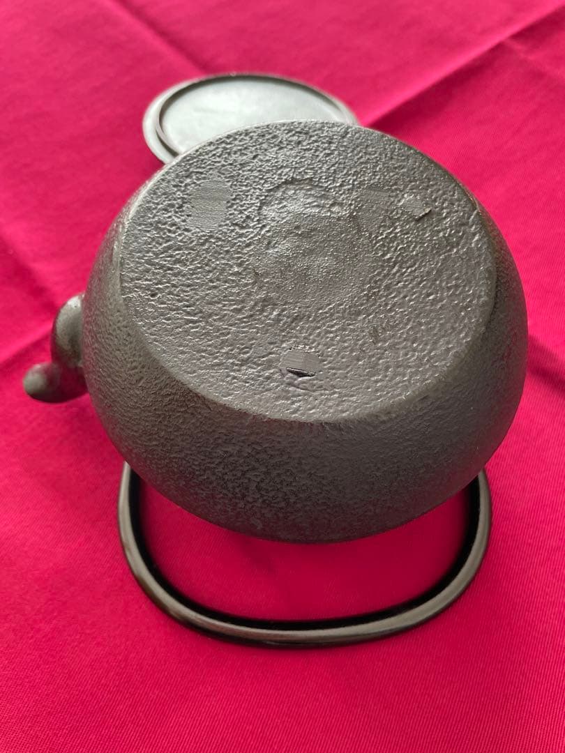 【値下げしました！】南部鉄器　葉の模様　鉄瓶