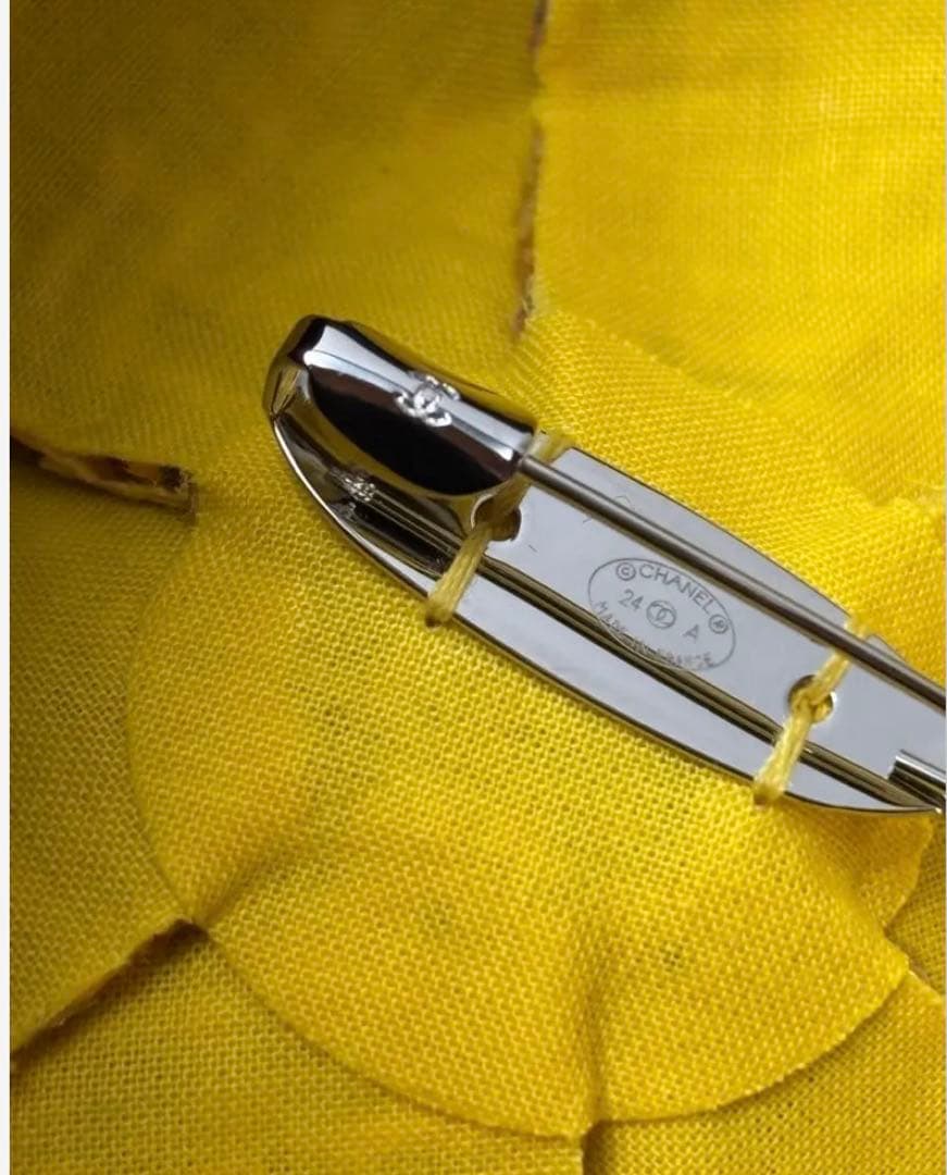 CHANEL シャネル　カメリアブローチ　黄色　イエロー