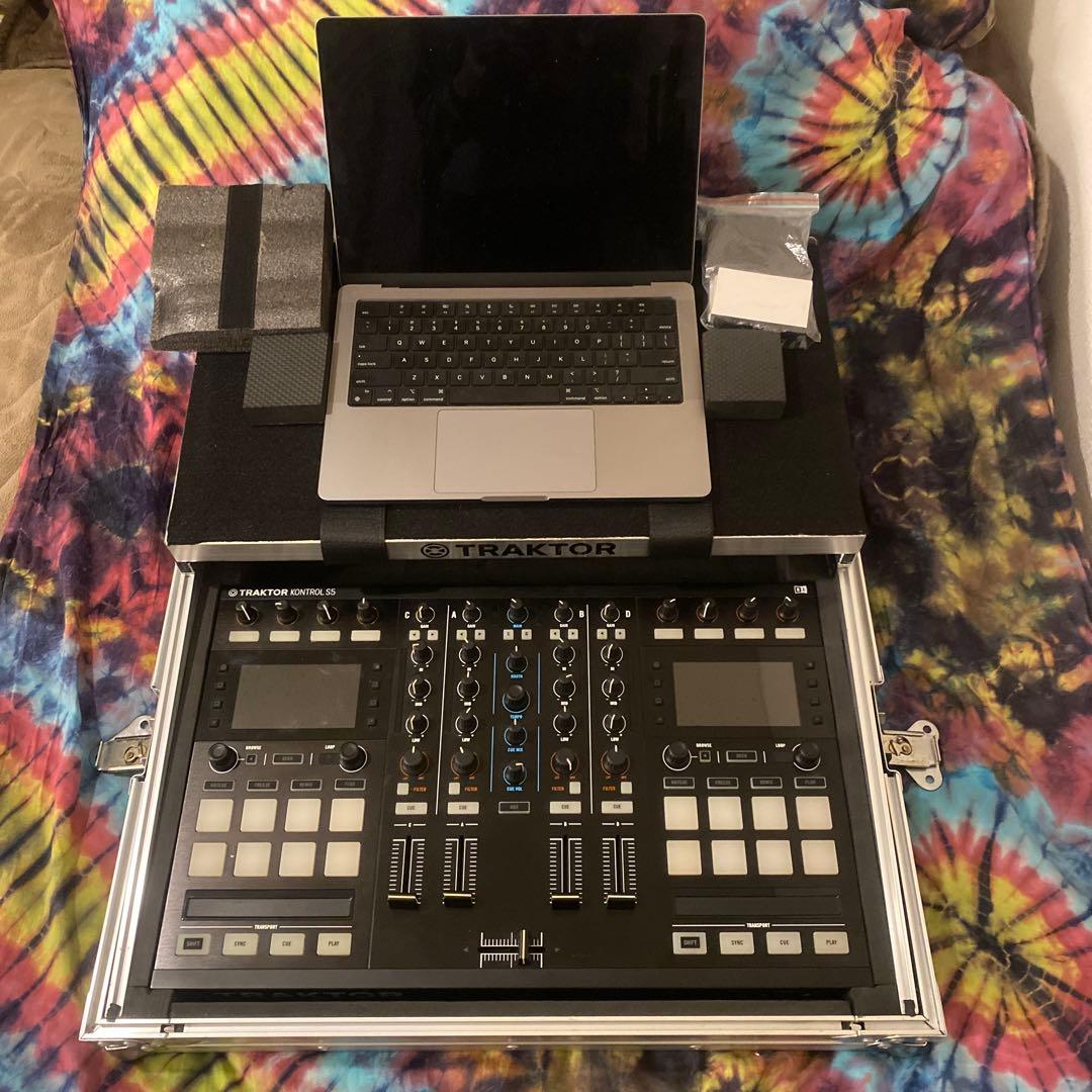 Traktor s5 DJコントローラー　専用ケース付き