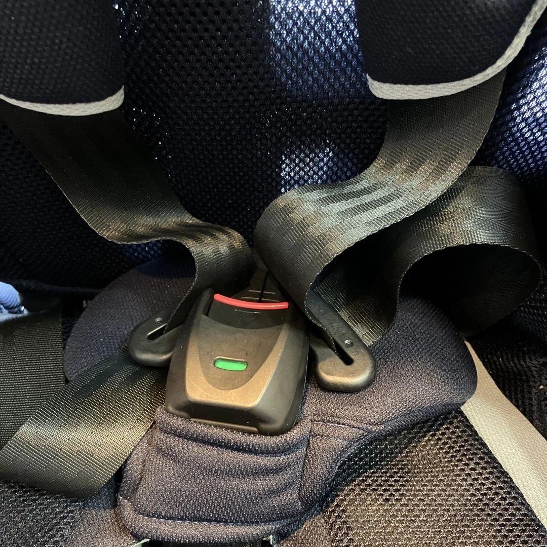 CombiジョイトリップエッグショックSimplight チャイルドシート