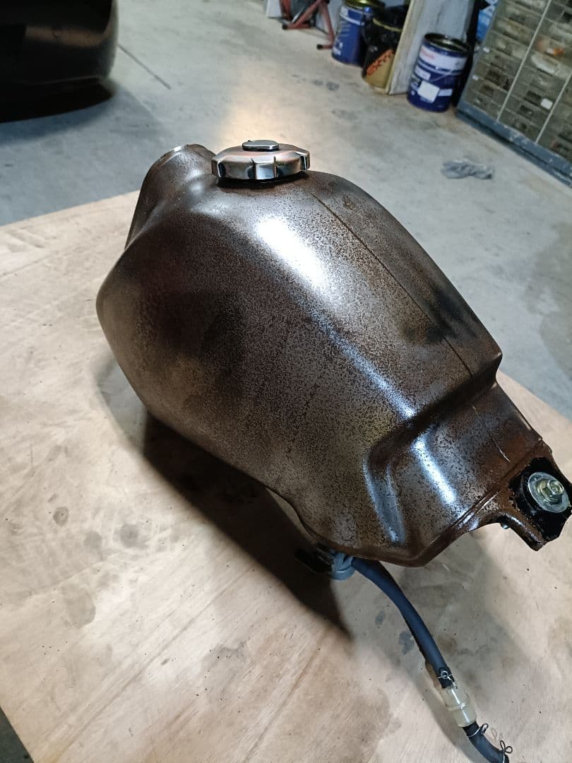 ftr223 純正タンク