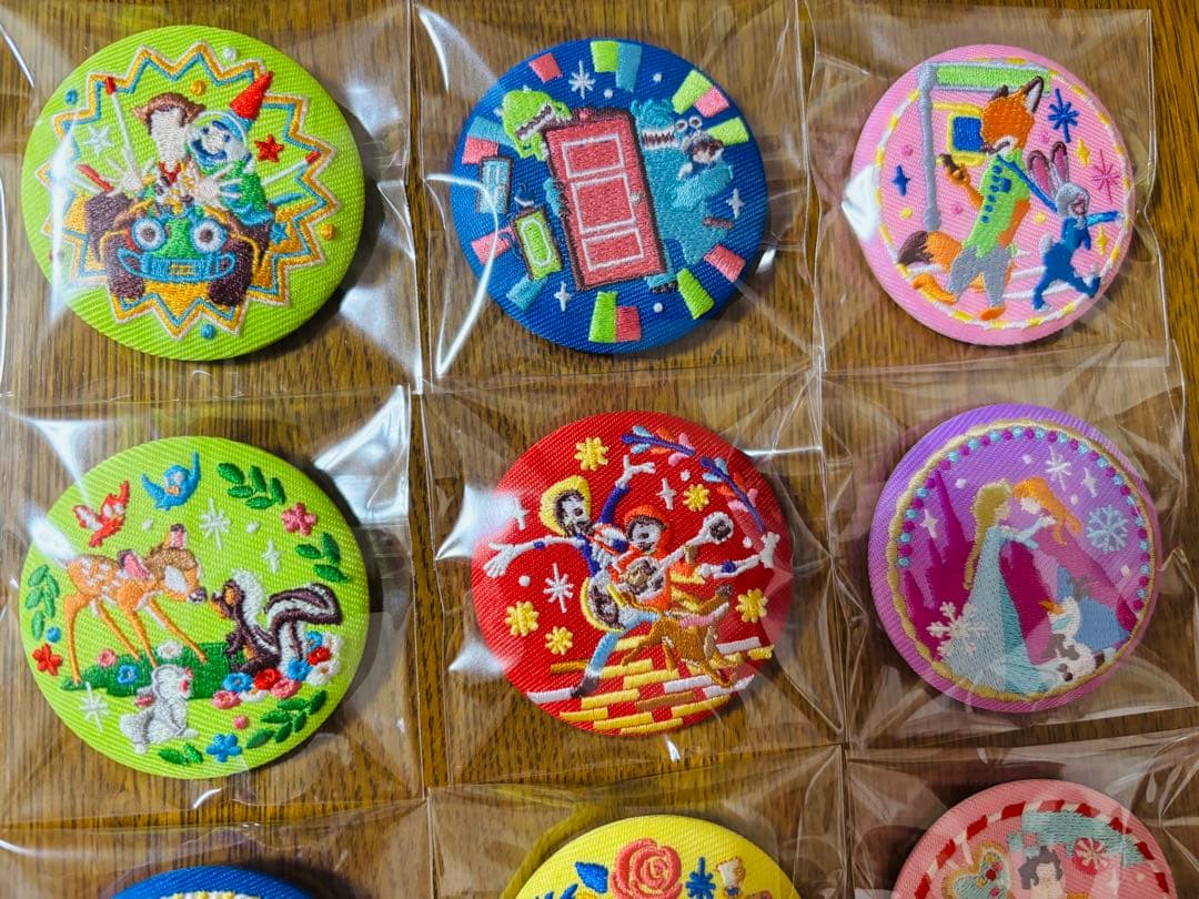 【全15種】ディズニー刺繍缶バッジ２　コンプリートセット