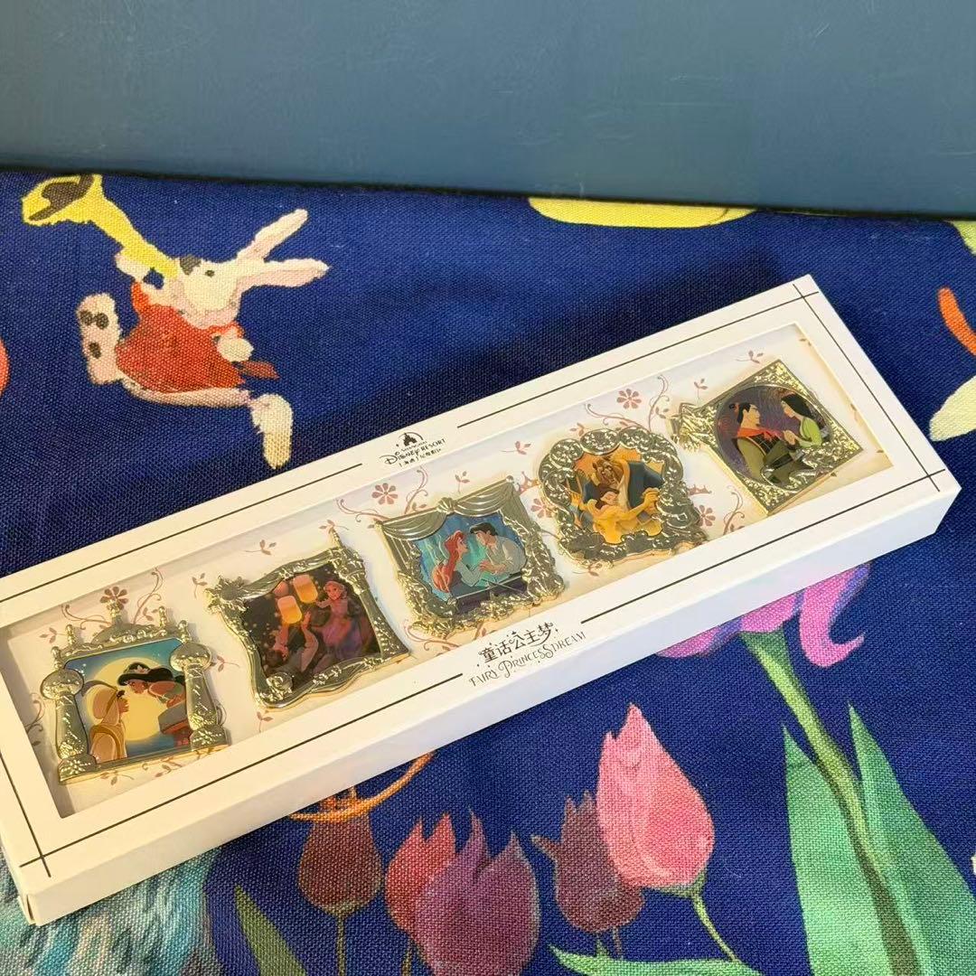 プリンセス　ピンバッジセット