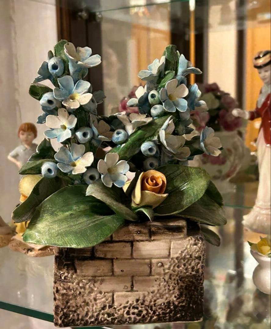 カポディモンテ　陶花　オブジェ　置物