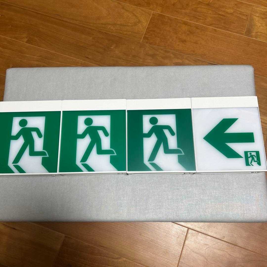 TOSHIBA 非常口、避難口誘導灯　C級片面FBK-10701-LS17 防災