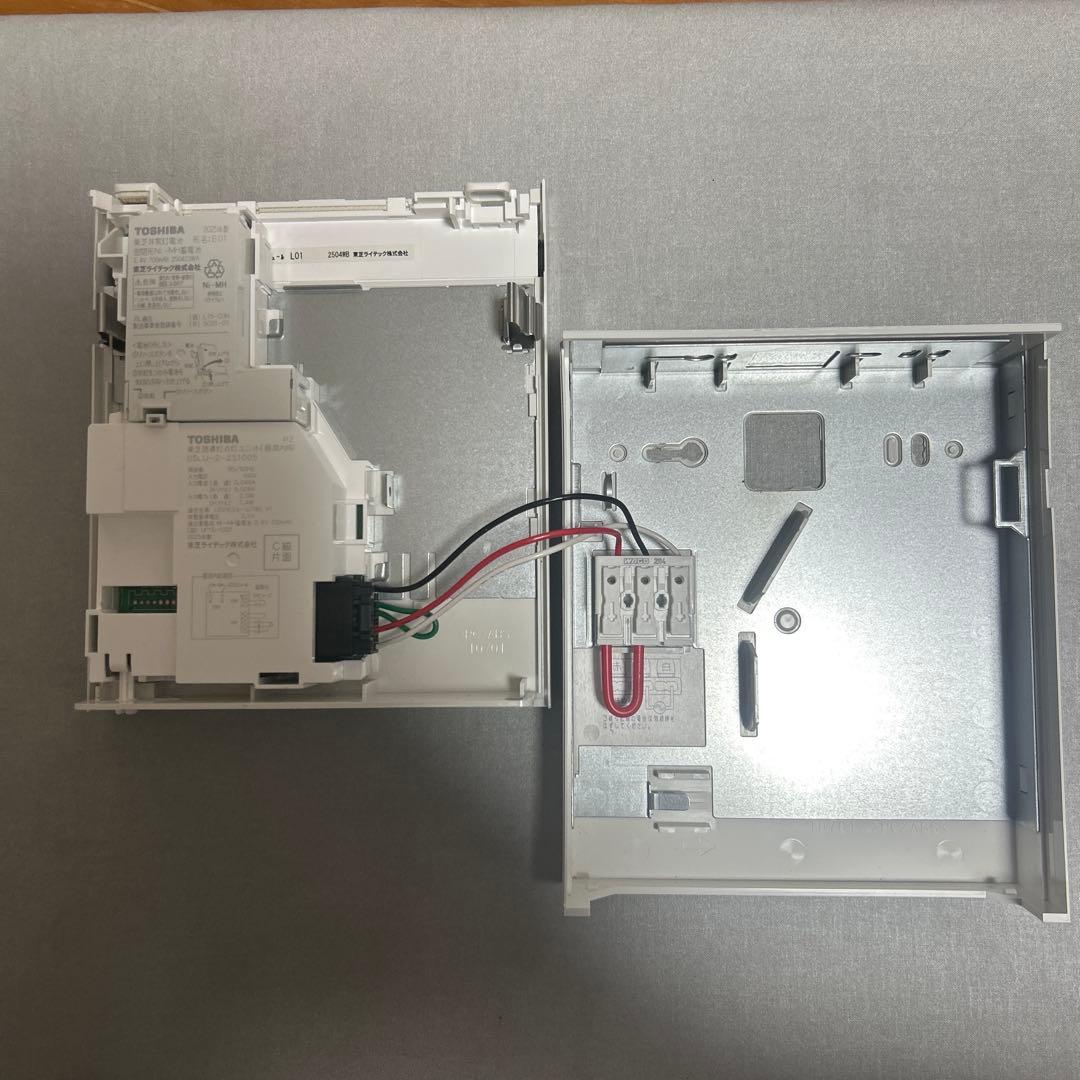 TOSHIBA 非常口、避難口誘導灯　C級片面FBK-10701-LS17 防災