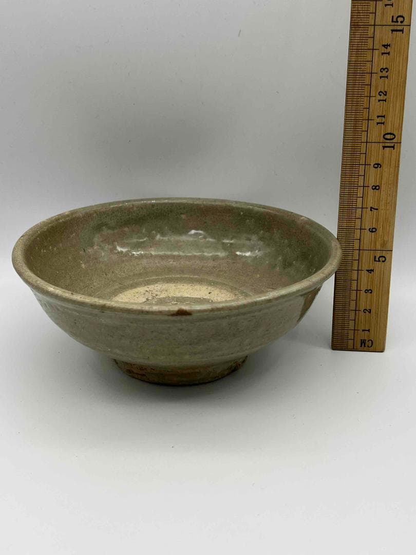 宋時代　青磁　越窯刻字碗　【祿祿】茶鉢　唐物　古賞物　時代物(D-13)